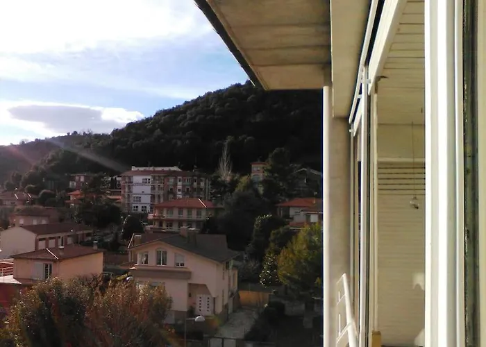 Atico A 5 Minutos Del Centro Con Terraza Olot